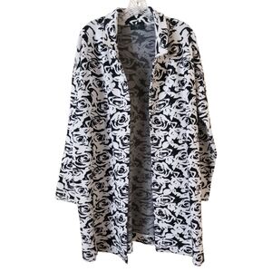 Tahari Black & White Rose Design Thick Viscose Knit Open Front Longline Sweater